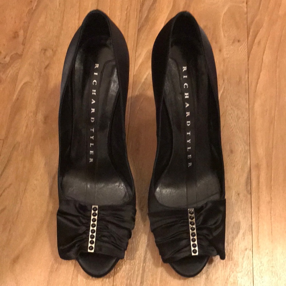 RICHARD TYLER  Heels